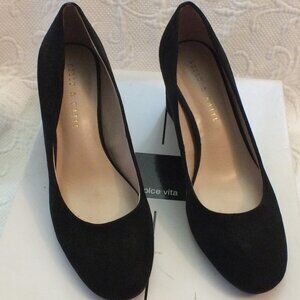 Classic Black Suede Pumps Rounded Toe Size 8M Kelly and Katie